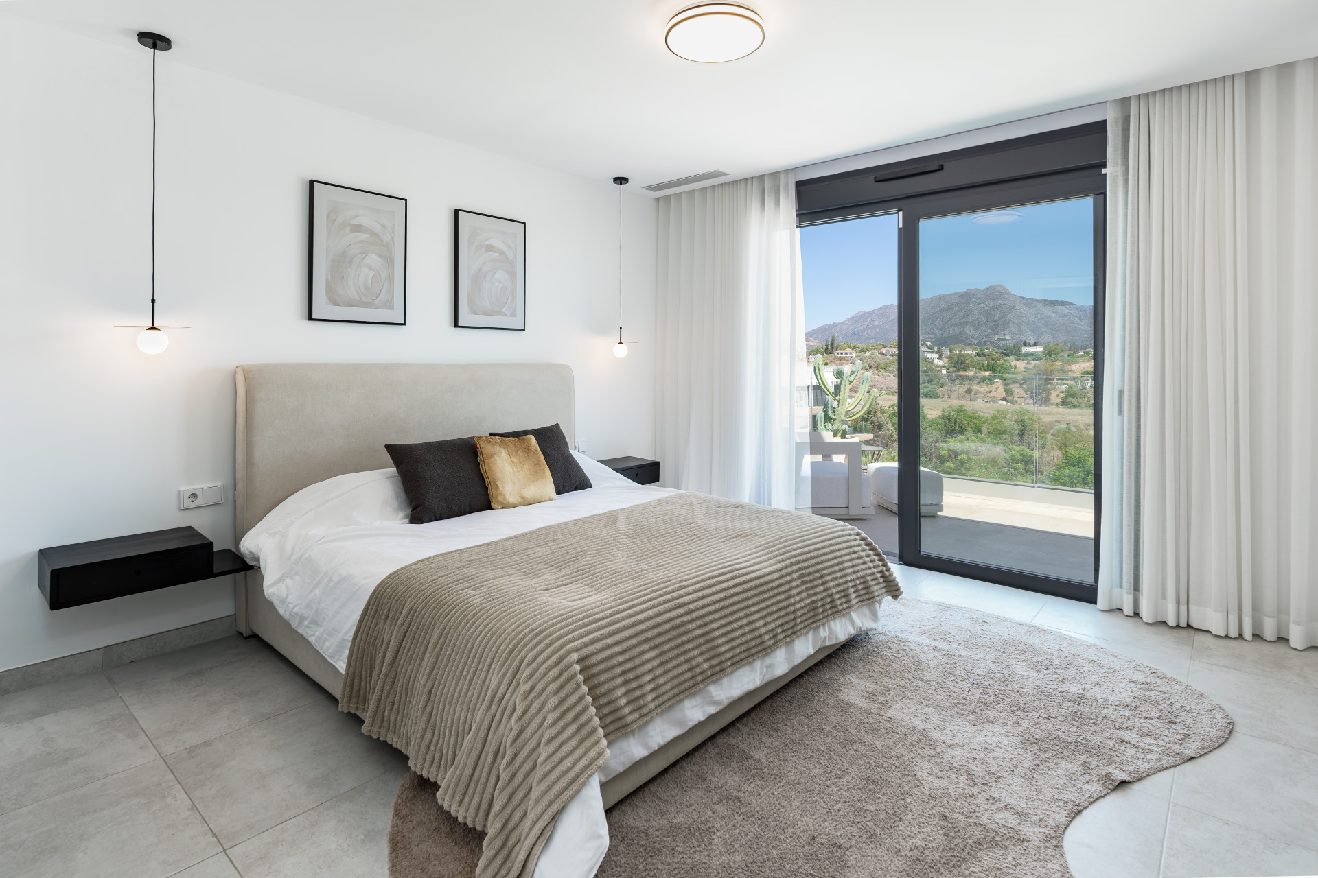 Luxury Duplex Penthouse with Private Rooftop on the New Golden Mile · Photo 12