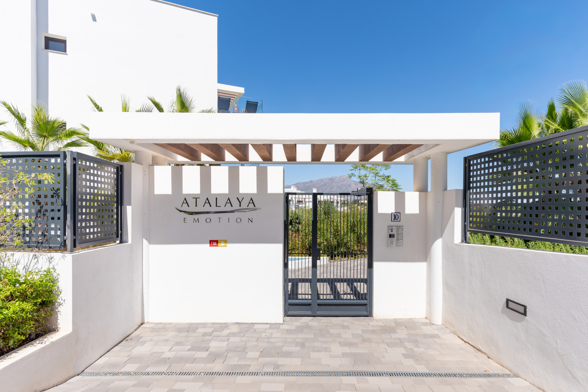 Luxury Duplex Penthouse with Private Rooftop on the New Golden Mile · Photo 21