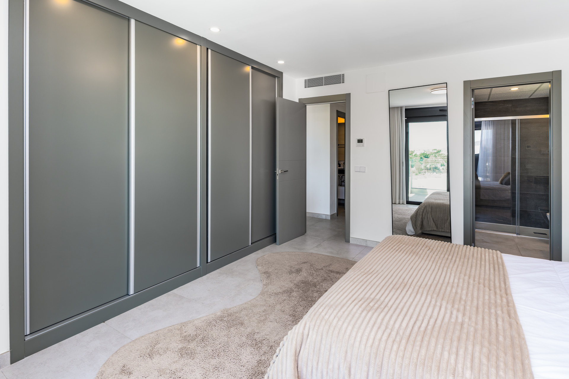 Luxury Duplex Penthouse with Private Rooftop on the New Golden Mile · Photo 13