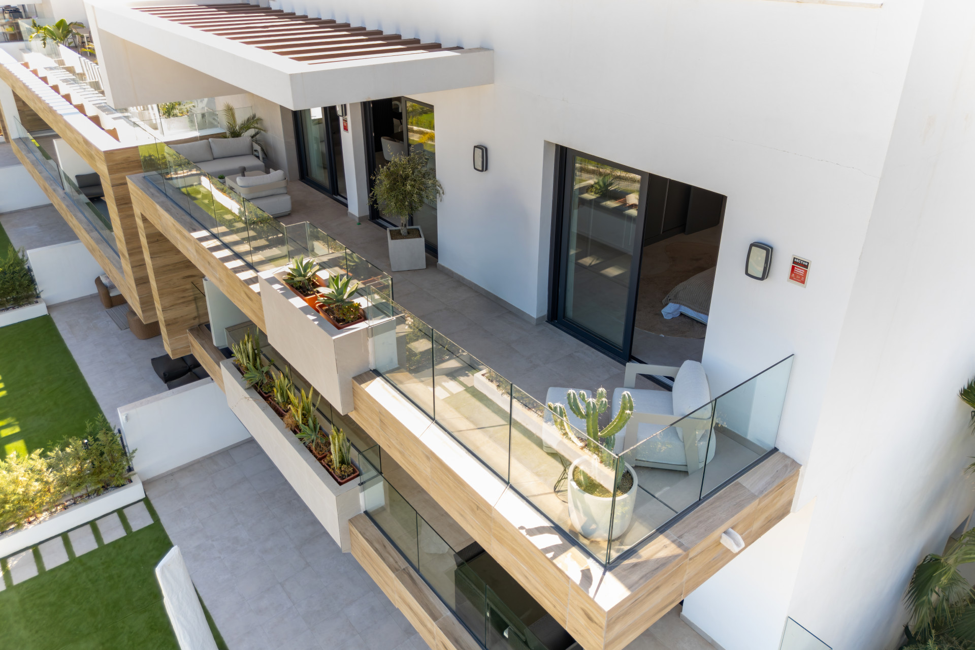 Luxury Duplex Penthouse with Private Rooftop on the New Golden Mile · Photo 10