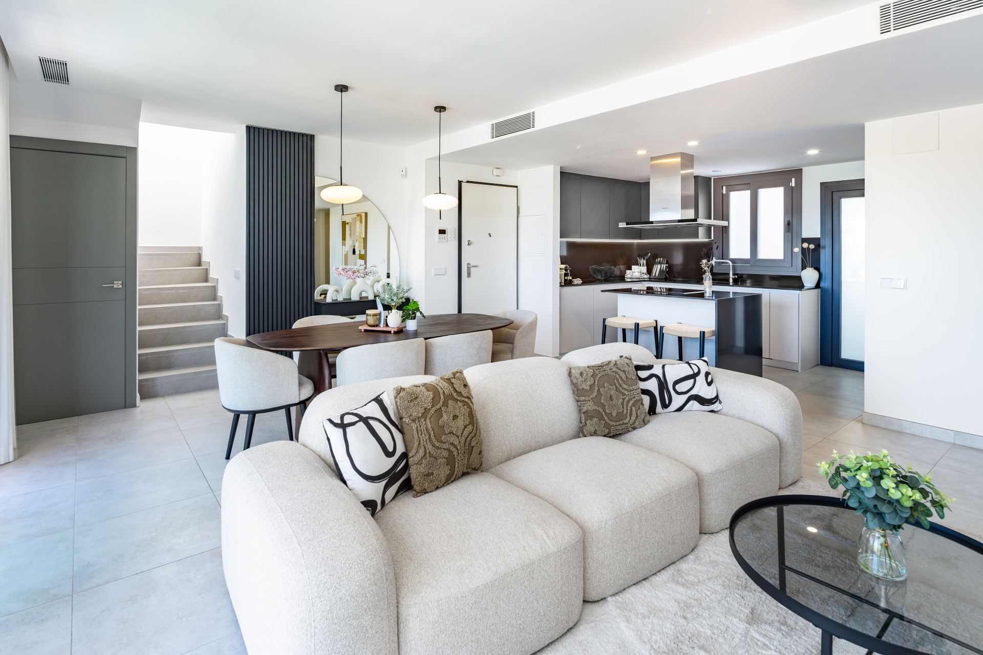 Luxury Duplex Penthouse with Private Rooftop on the New Golden Mile · Photo 3