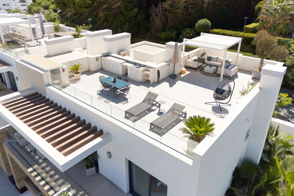 Luxury Duplex Penthouse with Private Rooftop on the New Golden Mile · Photo 16