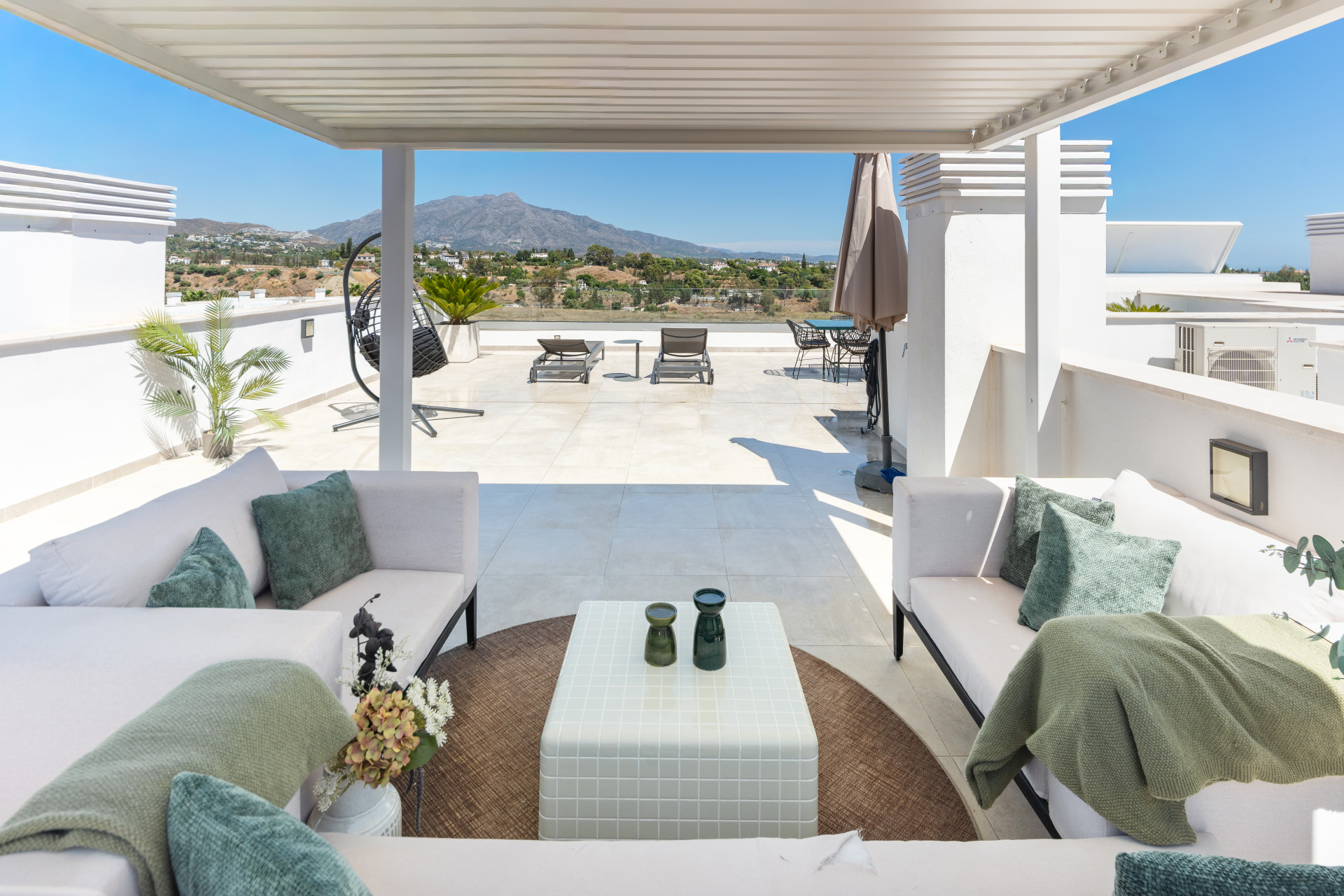 Luxury Duplex Penthouse with Private Rooftop on the New Golden Mile · Photo 5