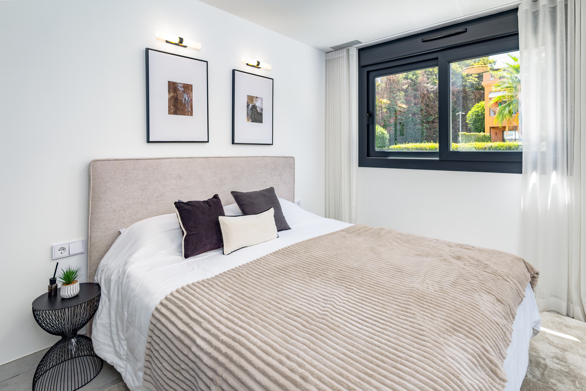 Luxury Duplex Penthouse with Private Rooftop on the New Golden Mile · Photo 18
