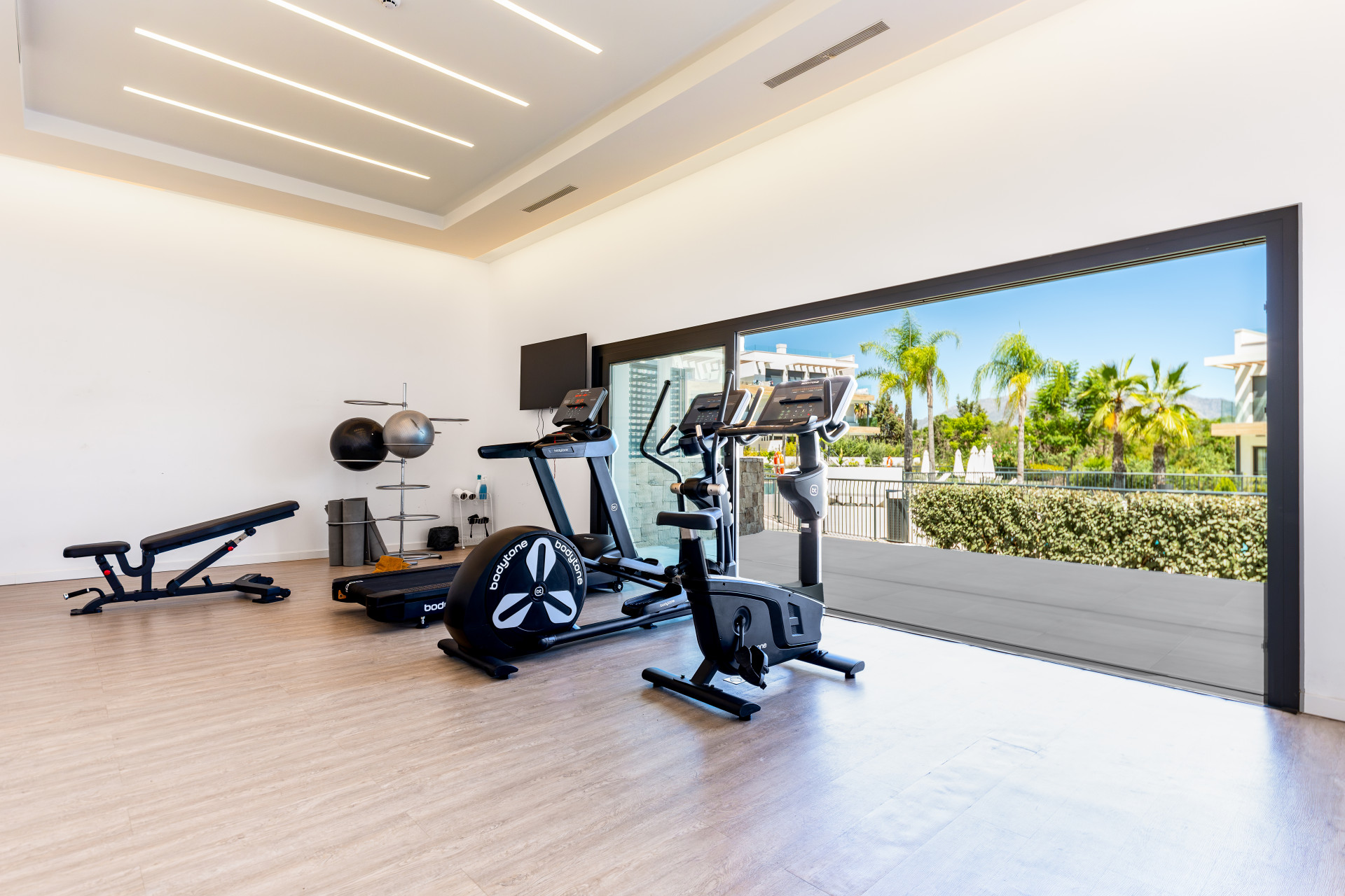 Luxury Duplex Penthouse with Private Rooftop on the New Golden Mile · Photo 26